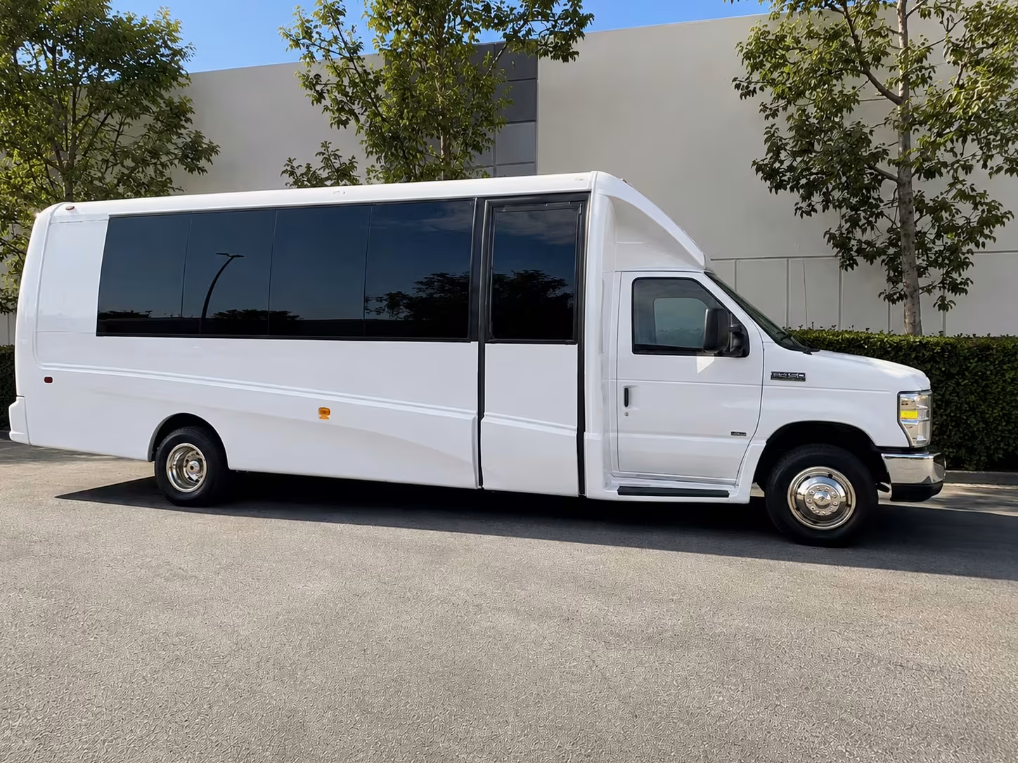 15 passenger minibus