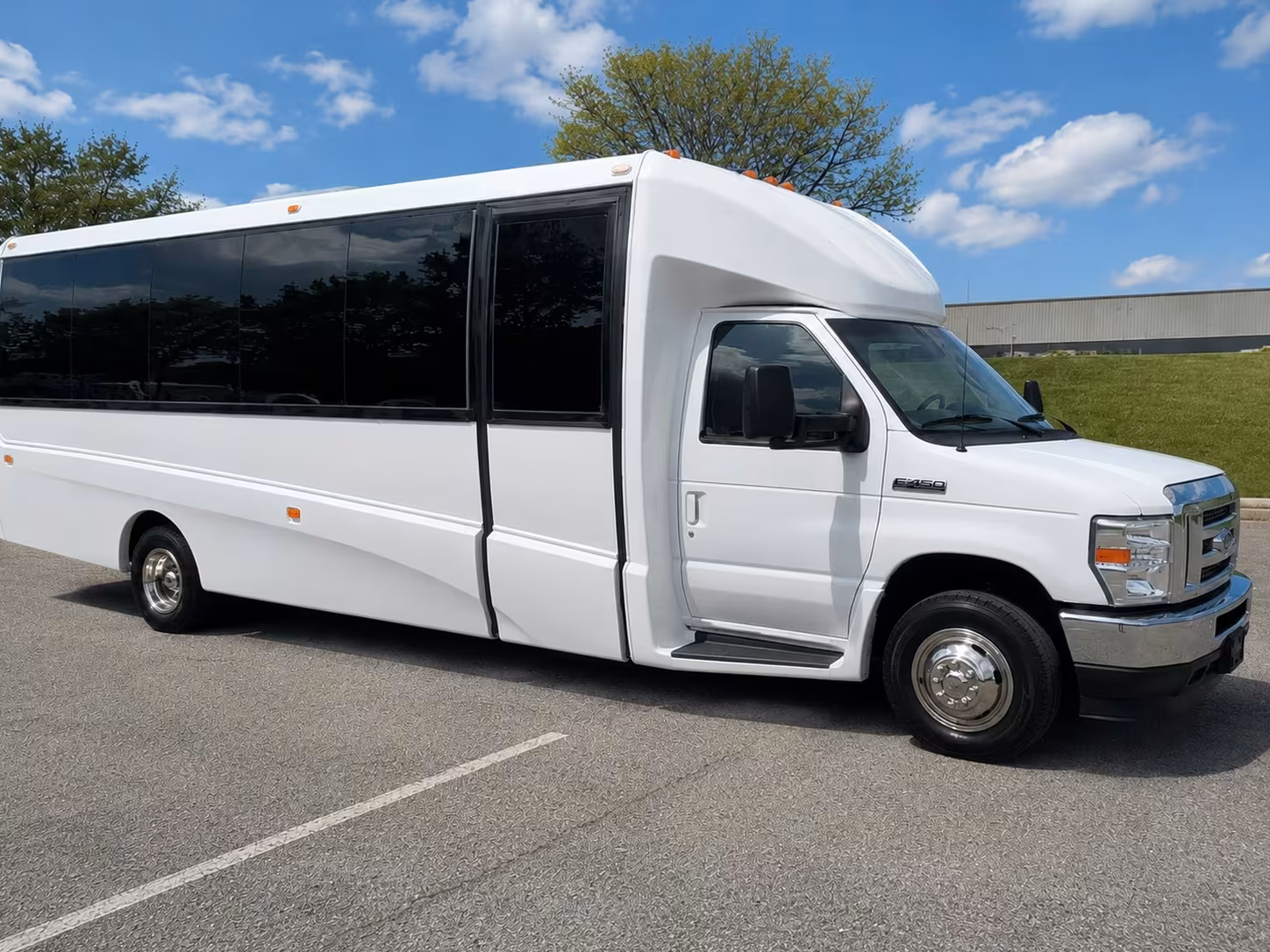 minibus rentals for smaller prom groups in the moreno valley area